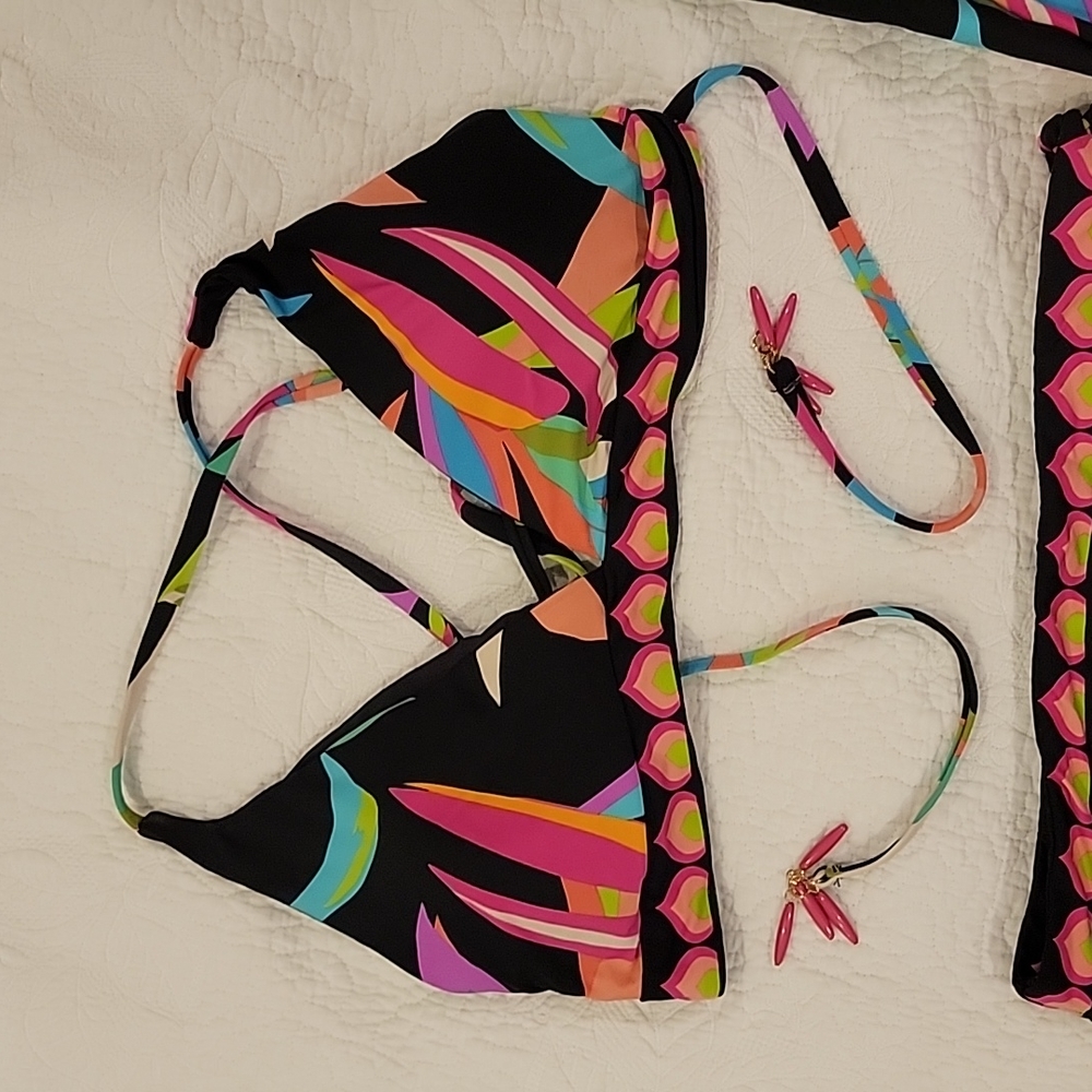 Trina Turk swim & spa collection swim suit and rash gaurd. Large. NWT. Reversabl - Picture 2 of 6